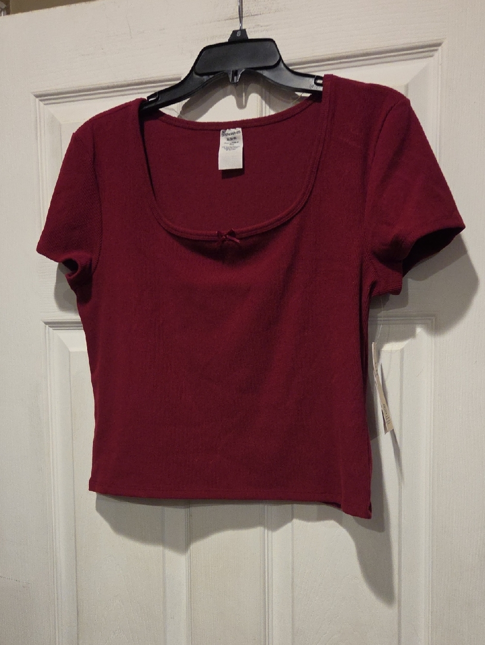NO BOUNDARIES SQUARE NECK TEE
